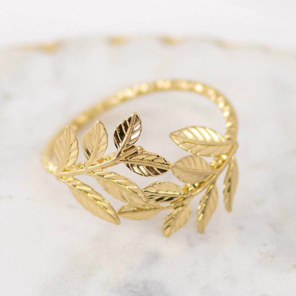 NEW THE ROYAL STANDARD laurel wreath napkin ring in gold